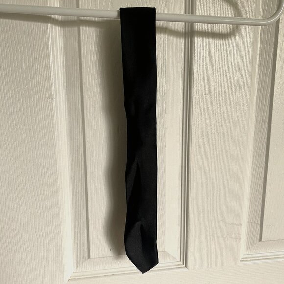 Penguin tie - Picture 1 of 3